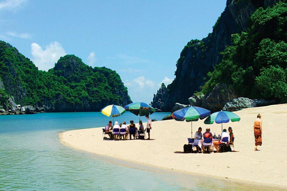 Golden Star Cruise Hotel Nan Giang Екстериор снимка
