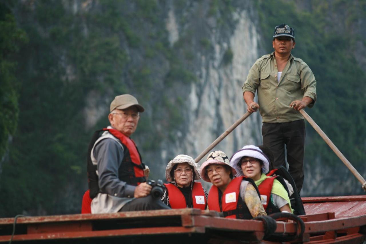 Golden Star Cruise Hotel Nan Giang Екстериор снимка